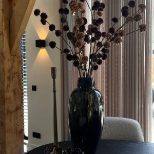 Shop the look: Vaas met zijdebloemen en kandelaar